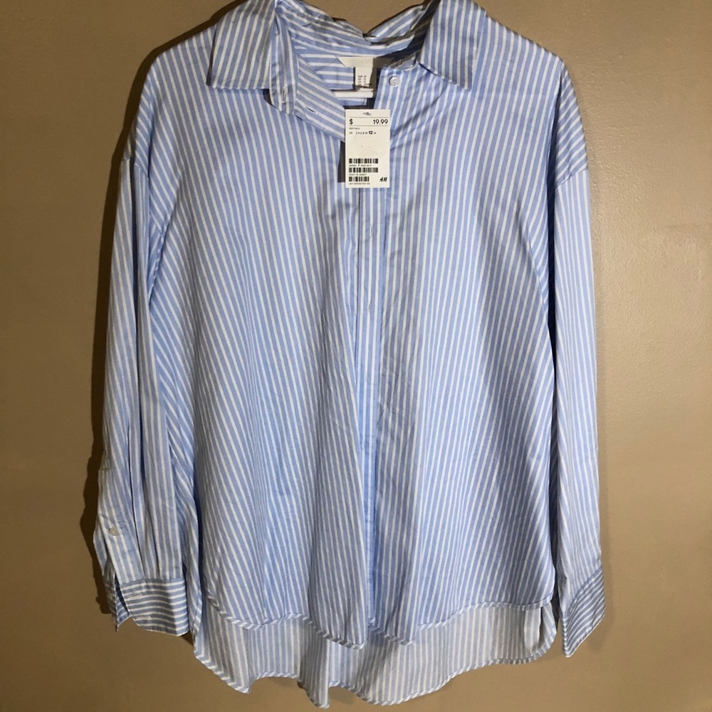 2/$10 NWT H&M button down | Office staple piece